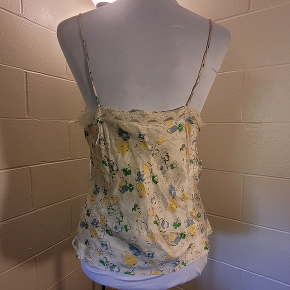 Lacy Floral Yellow Tank Top - Picture 5 of 5